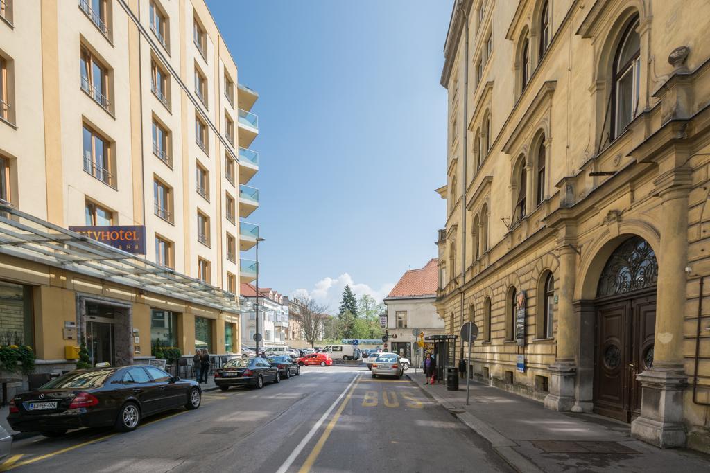 Apartment Fine Dalmatinova Ljubljana Exterior photo